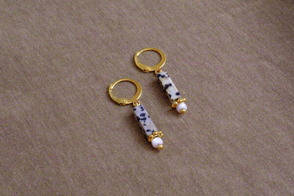 Dormeuses jaspe dalmatien nacre