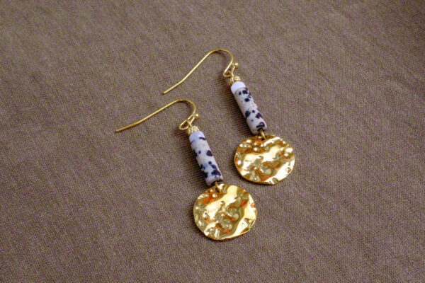 Boucles d'oreilles jaspe dalmatien nacre sequin