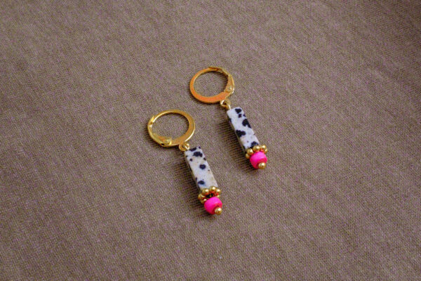 Dormeuses jaspe dalmatien fushia