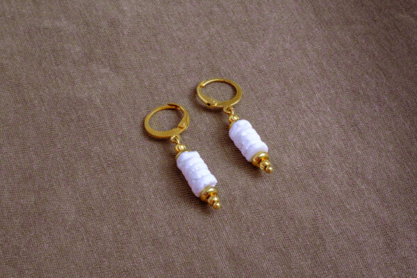 Dormeuses perles heishi coquillage