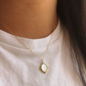 Collier pendentif nacre